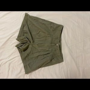 Olive high waist jeans with pleating